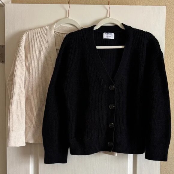 Old Navy Women's Black and Cream Cardigan Set - Picture 2 of 5